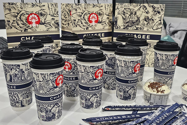 选择霸王茶姬加盟，开启你的奶茶事业，享受全方位支持与保障